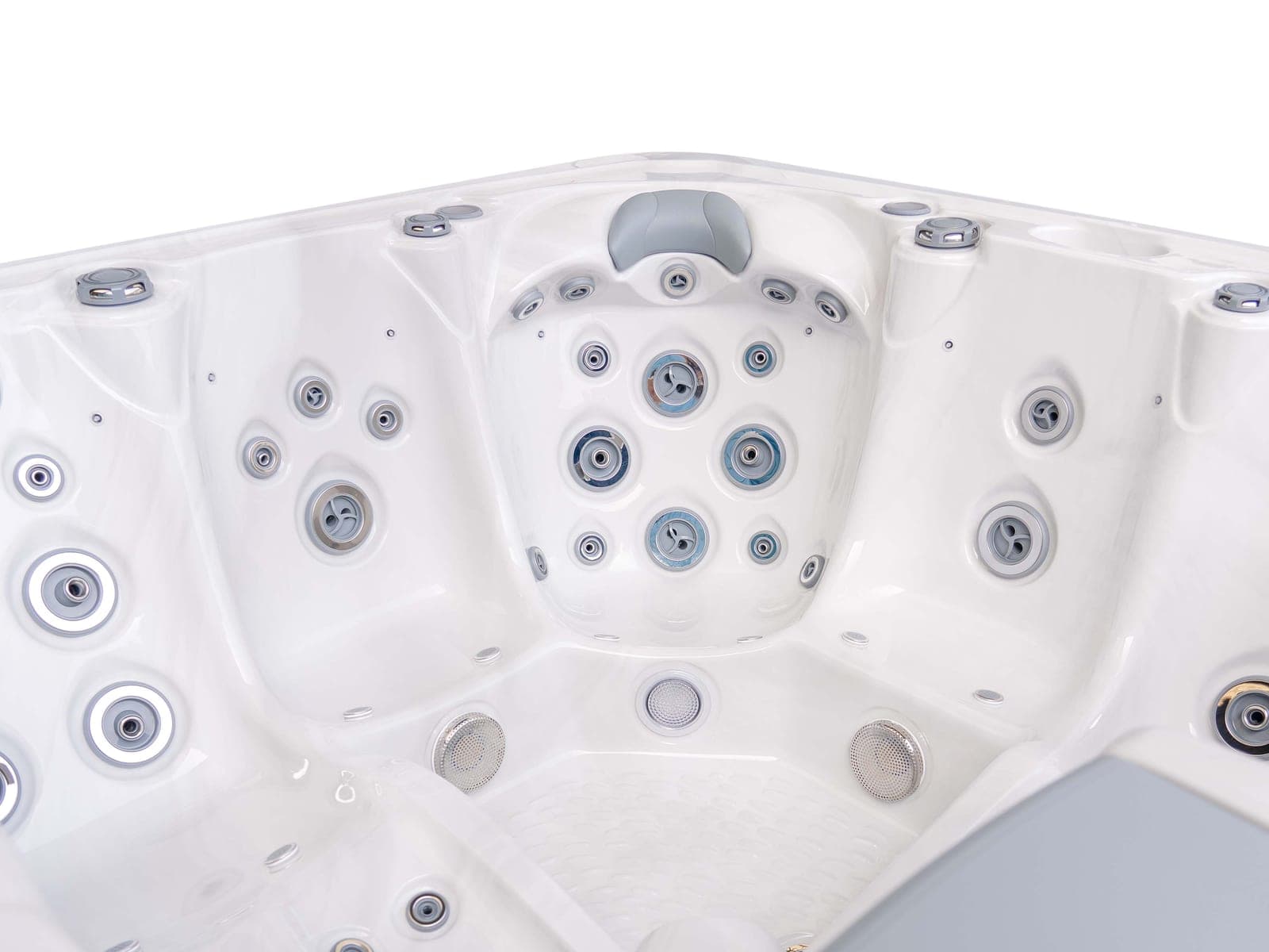 LimaTwo hot tub1