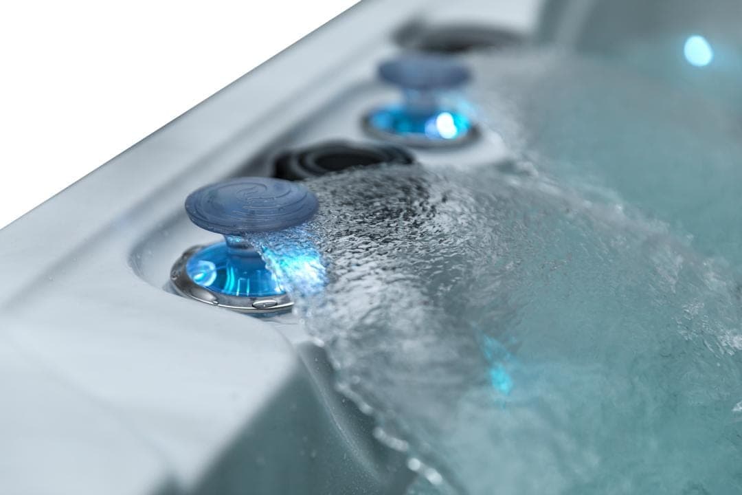 LimaTwo hot tub14