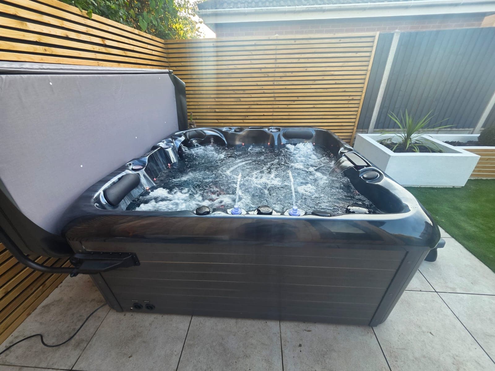 Retreat ProOne hot tub — photo 7