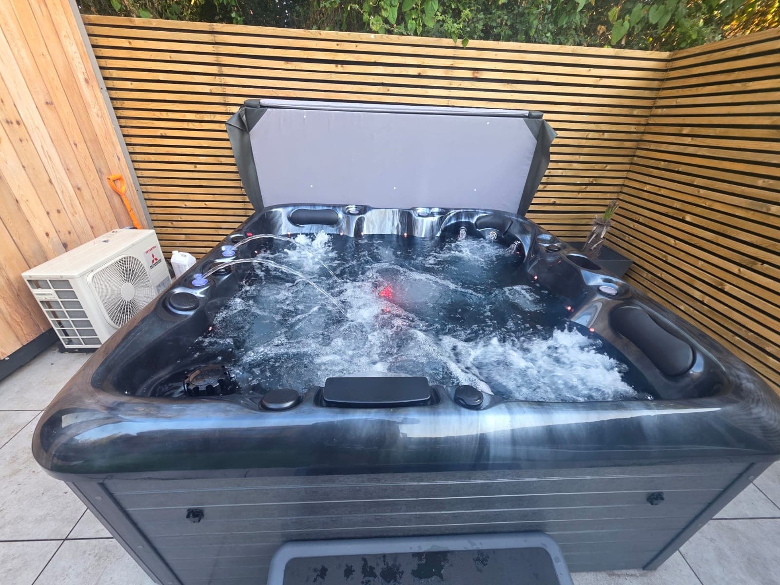 Retreat ProOne hot tub — photo 8
