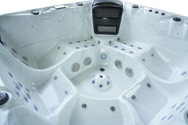 ViisiThree hot tub — photo 16